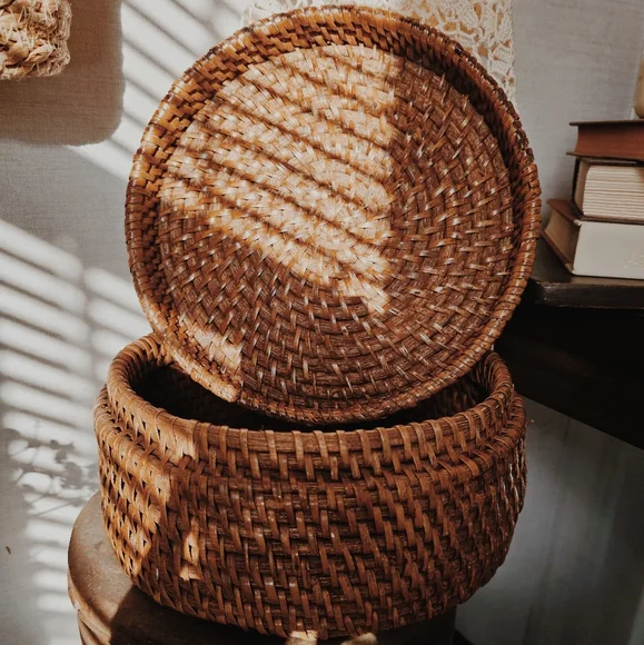 Vintage Round Rattan Brown Storage Basket With Lid - Picture 3 of 5